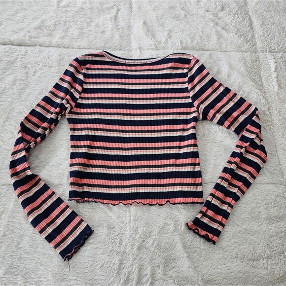 Ladies Small Cropped shirt by Cition to the Wind. - Picture 2 of 3